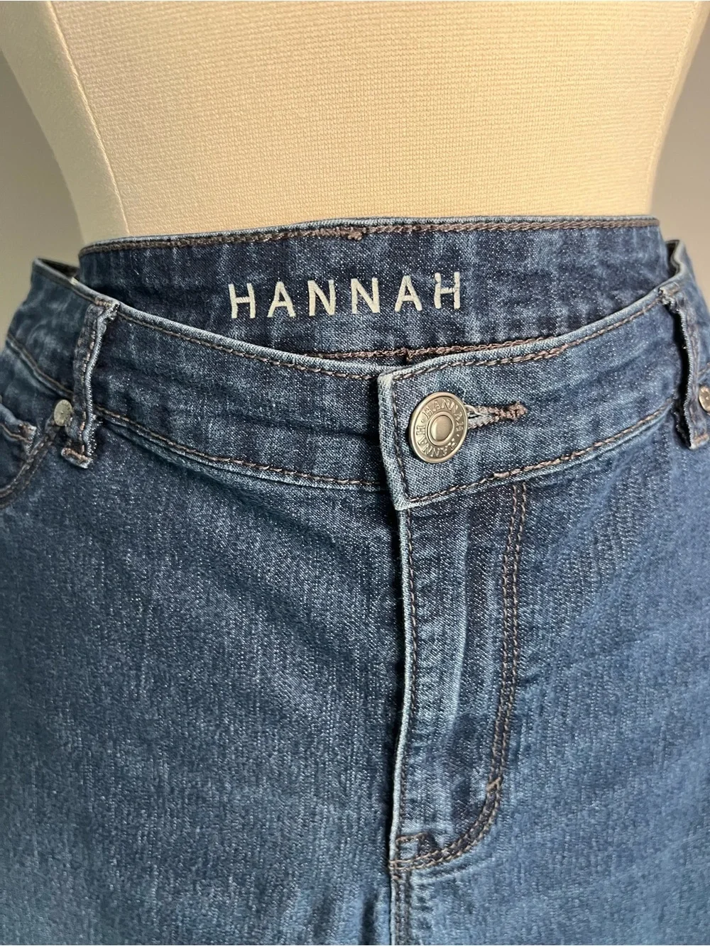 Hannah Size 12 Slim Straight Leg Dark Wash Blue Denim Jeans H127